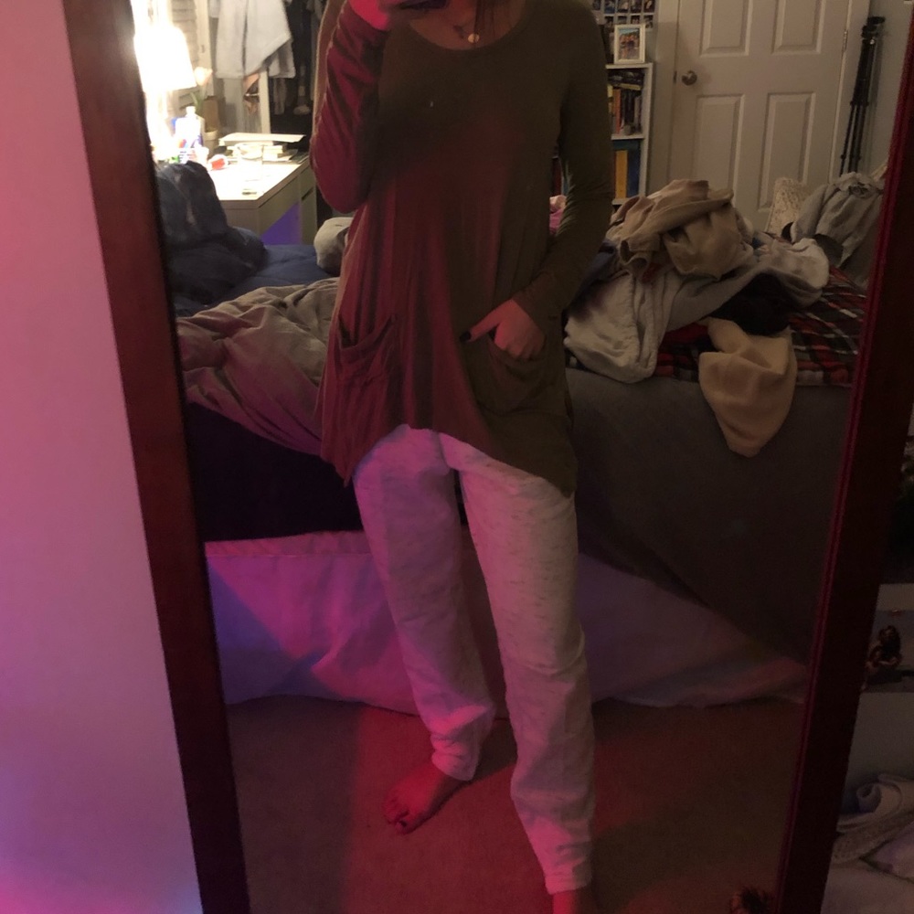 Long sleeve olive tee (with pockets!)